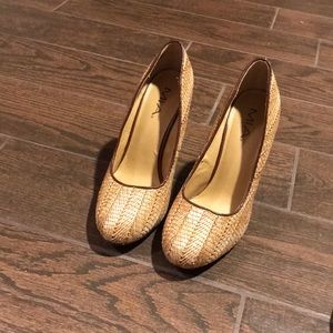 Straw pumps. MIA brand. Size 10